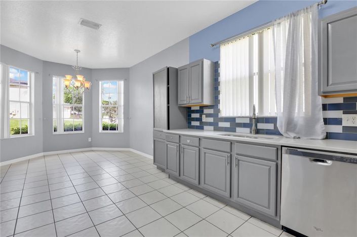 Image No.7-4 Bed House for sale