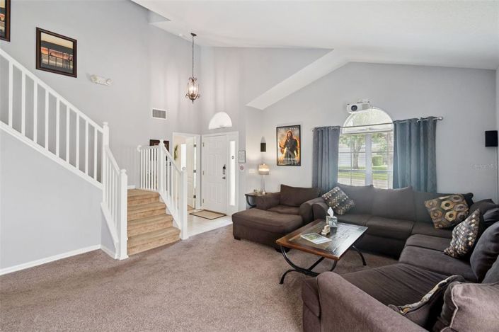 Image No.7-5 Bed House for sale