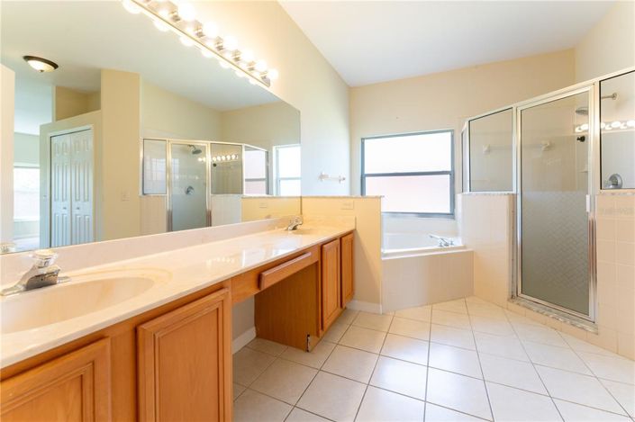 Image No.21-4 Bed House for sale