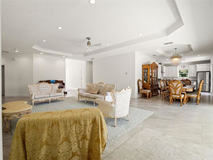 Image No.18-4 Bed House for sale