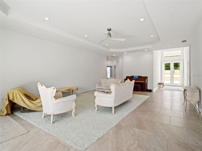 Image No.19-4 Bed House for sale