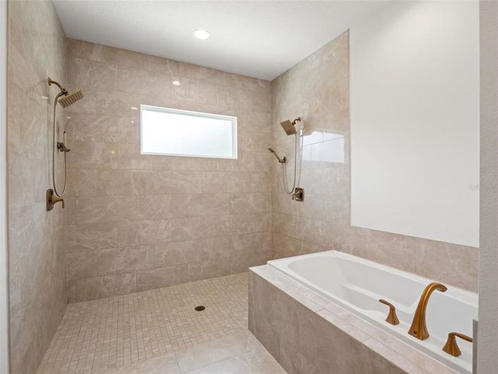 Image No.26-4 Bed House for sale