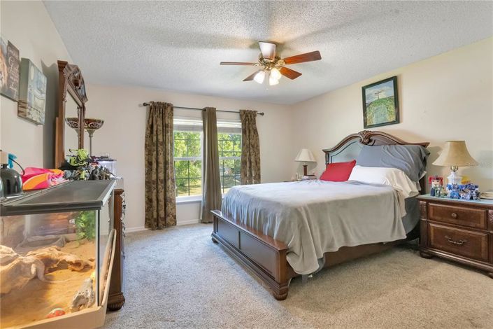 Image No.15-4 Bed House for sale