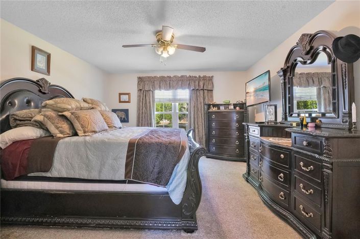 Image No.20-4 Bed House for sale