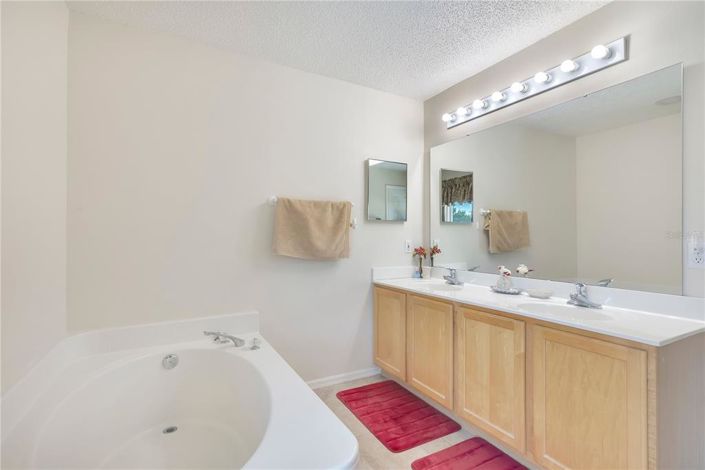 Image No.21-4 Bed House for sale