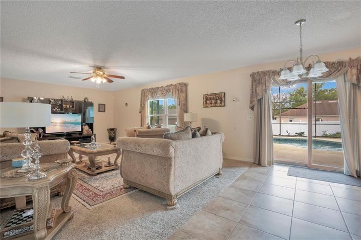 Image No.50-4 Bed House for sale