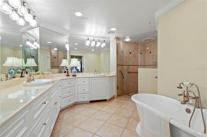 Image No.9-3 Bed Apartment for sale