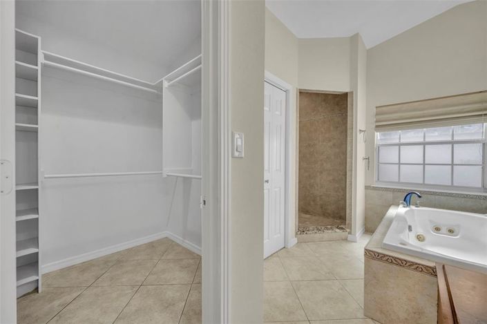 Image No.24-4 Bed House for sale
