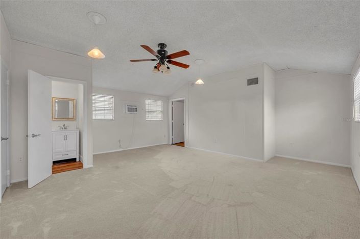 Image No.37-4 Bed House for sale