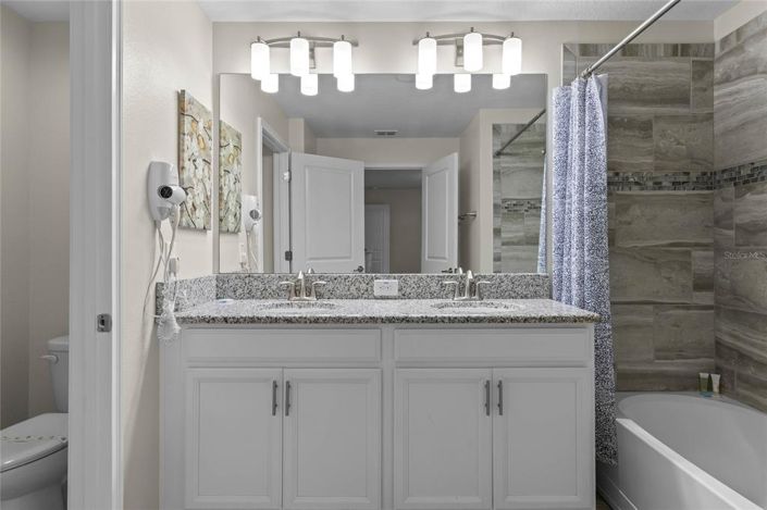 Image No.20-4 Bed Townhouse for sale