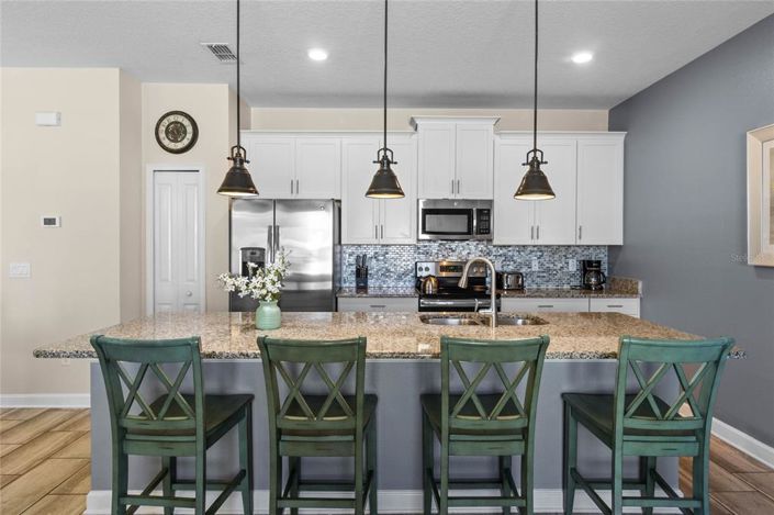 Image No.3-4 Bed Townhouse for sale