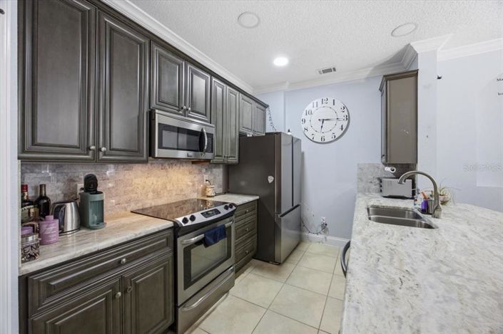 Image No.10-3 Bed Apartment for sale