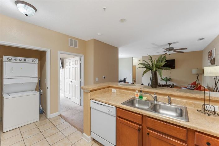 Image No.2-Appartement de 3 chambres à vendre à Saint John