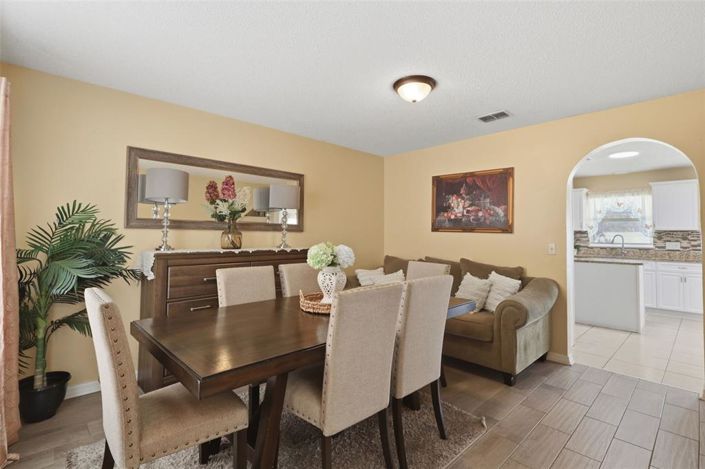 Image No.2-Maison de 5 chambres à vendre à Saint John