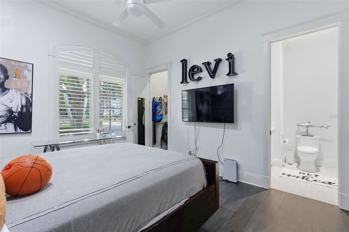 Image No.49-4 Bed House for sale