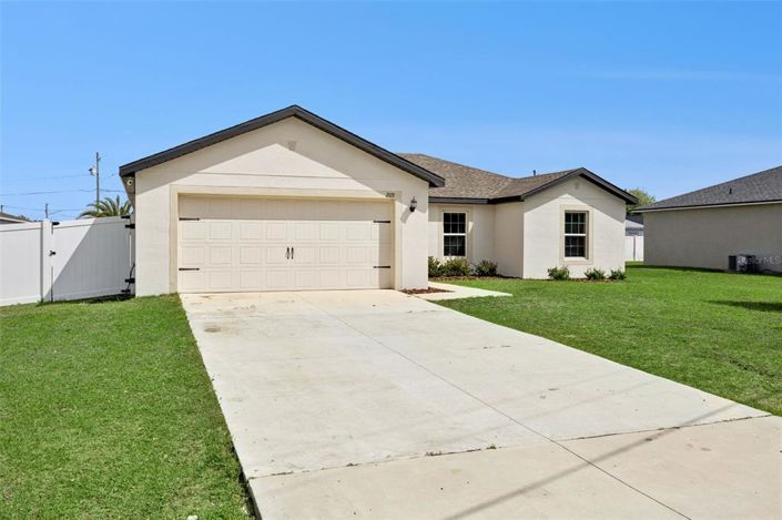 Image No.2-4 Bed House for sale