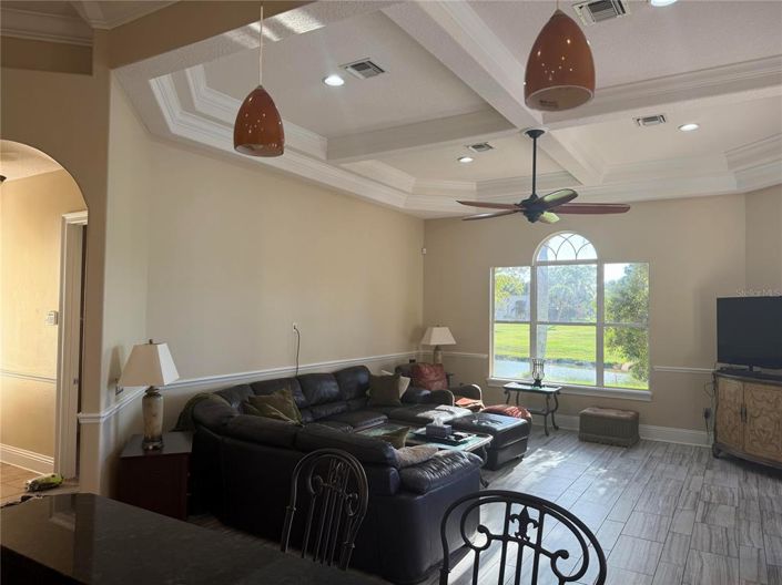 Image No.20-5 Bed House for sale