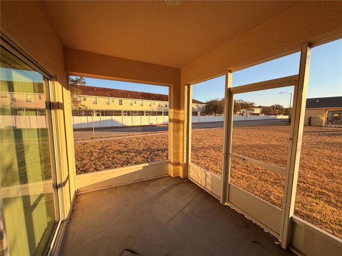 Image No.30-3 Bed Townhouse for sale