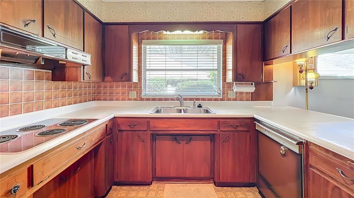 Image No.16-4 Bed House for sale