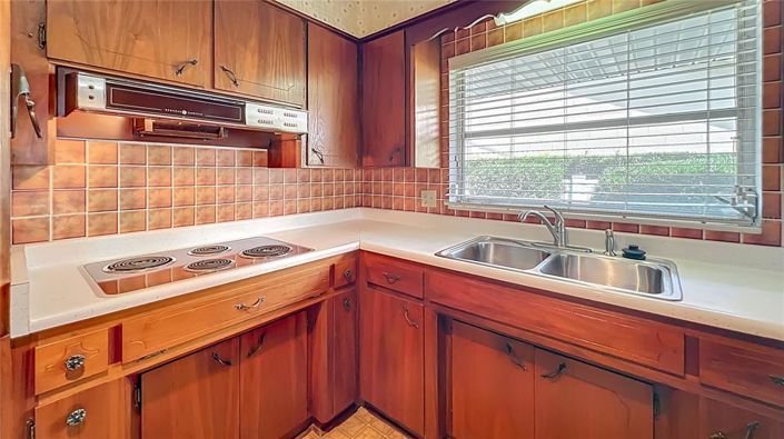 Image No.17-4 Bed House for sale