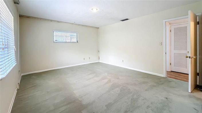 Image No.27-4 Bed House for sale