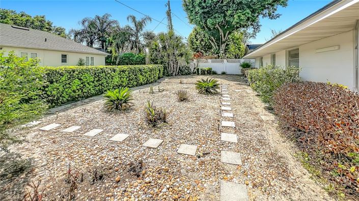 Image No.44-4 Bed House for sale