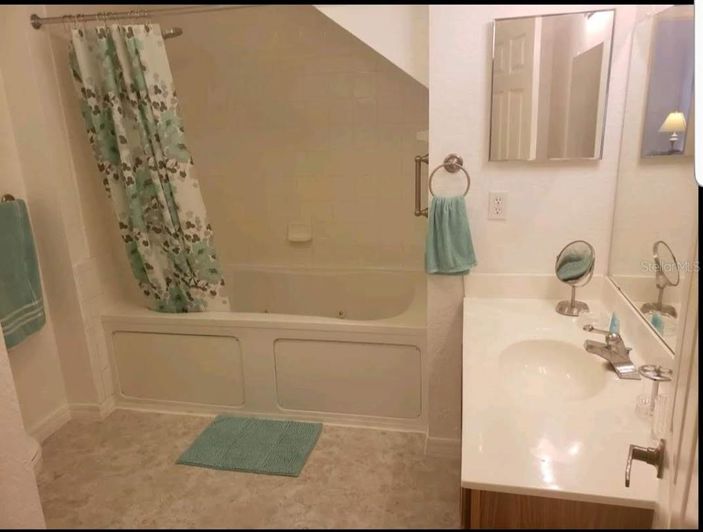 Image No.8-3 Bed Townhouse for sale