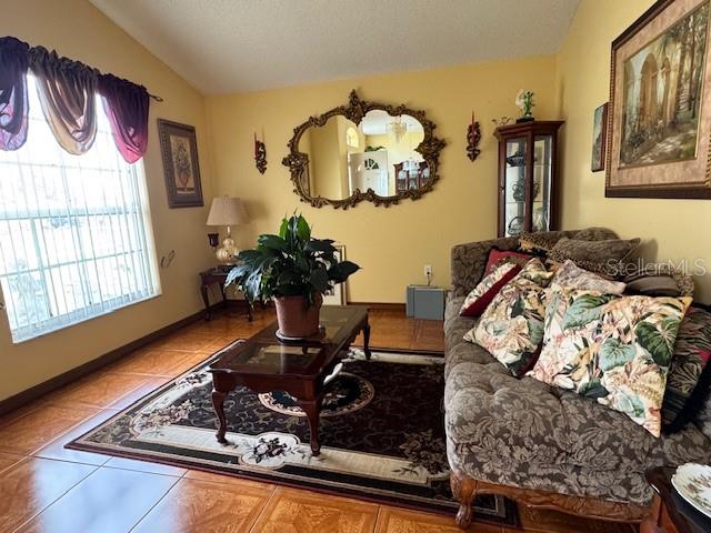 Image No.30-4 Bed House for sale