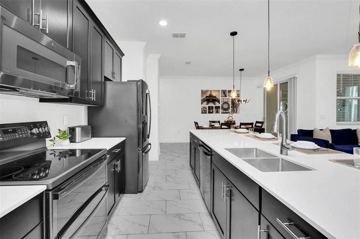 Image No.17-4 Bed Townhouse for sale