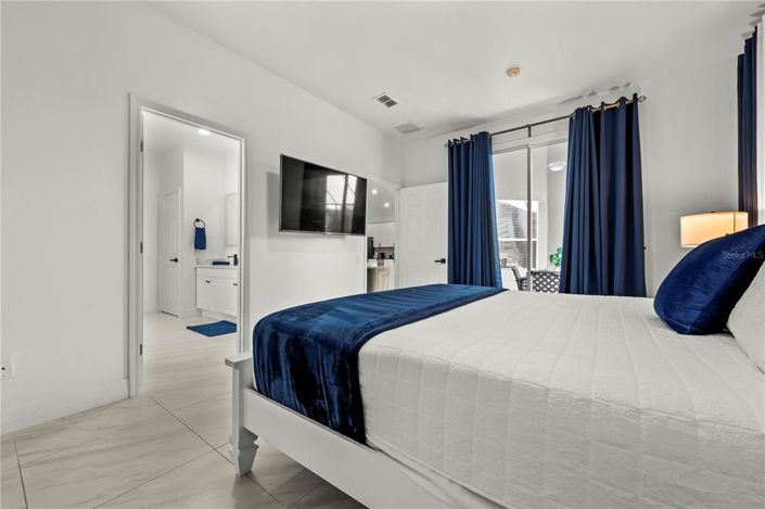 Image No.19-6 Bed House for sale