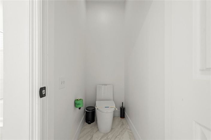 Image No.22-6 Bed House for sale