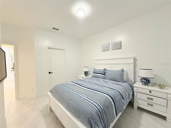 Image No.24-6 Bed House for sale