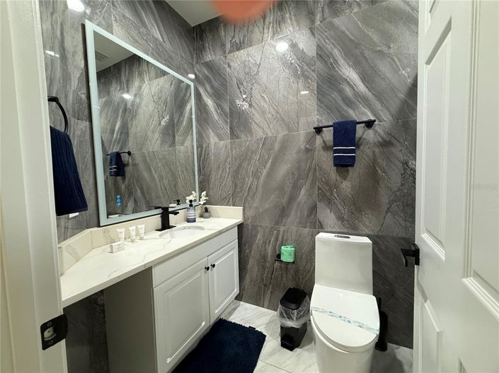 Image No.28-6 Bed House for sale