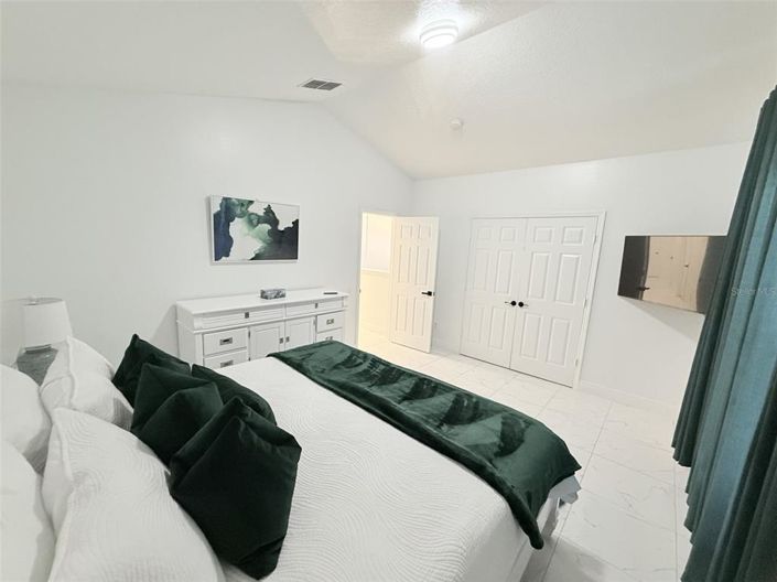 Image No.34-6 Bed House for sale