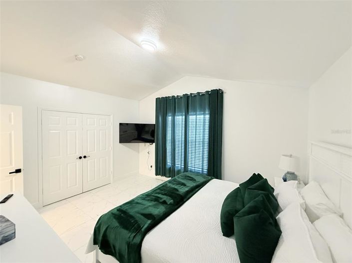 Image No.35-6 Bed House for sale