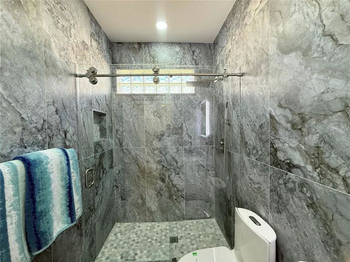 Image No.10-4 Bed House for sale