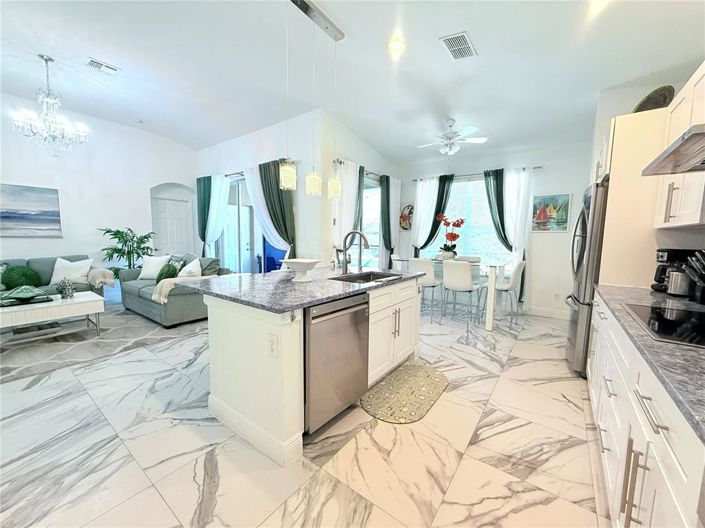 Image No.26-4 Bed House for sale