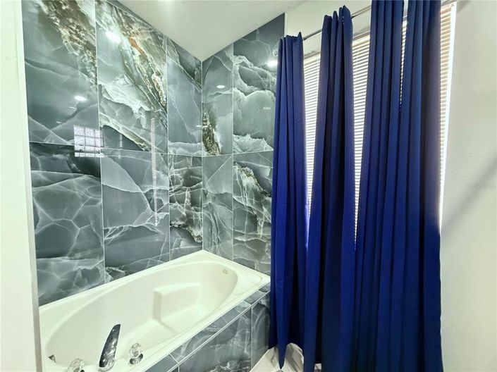 Image No.34-4 Bed House for sale