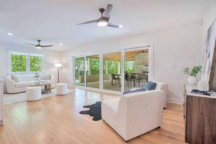 Image No.15-3 Bed House for sale