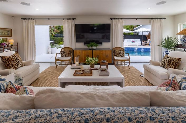 Image No.8-4 Bed House for sale