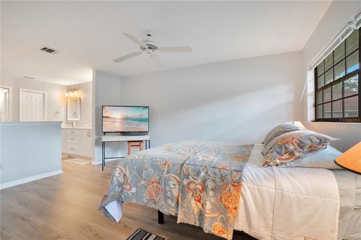 Image No.17-3 Bed Townhouse for sale