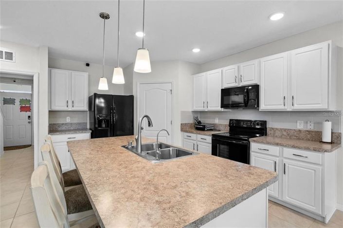 Image No.11-8 Bed House for sale