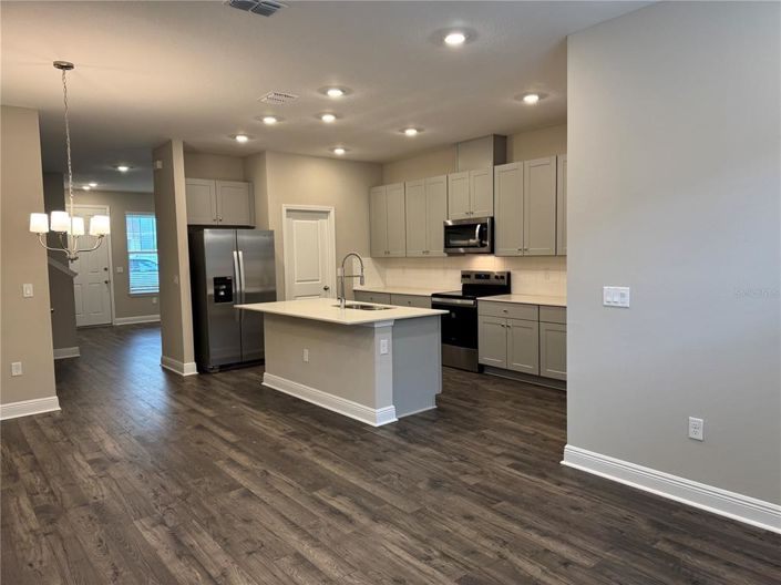 Image No.11-3 Bed Townhouse for sale