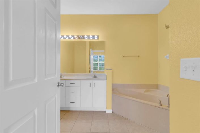 Image No.19-2 Bed Apartment for sale