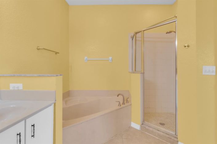 Image No.21-2 Bed Apartment for sale