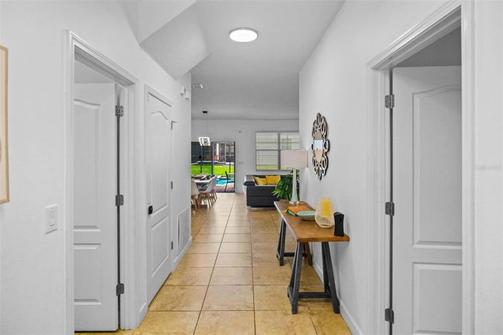 Image No.11-6 Bed House for sale