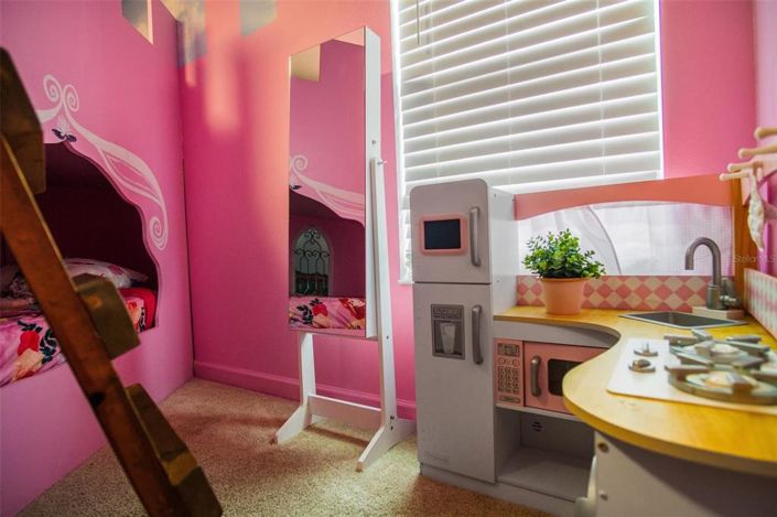 Image No.24-6 Bed House for sale