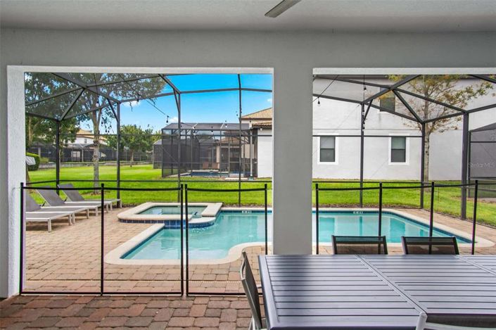 Image No.4-6 Bed House for sale