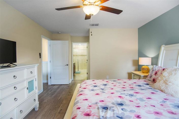 Image No.41-6 Bed House for sale