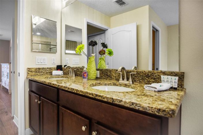 Image No.49-6 Bed House for sale